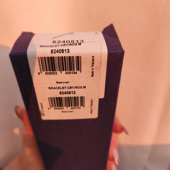SOLD NWT Swarovski Angelic Rosegold Circle Bracelet ๐  Never Worn! - Picture 8 of 8